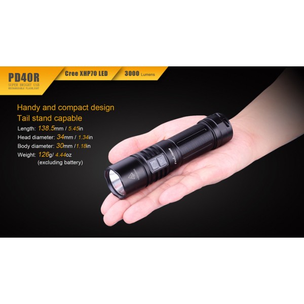 Fenix PD40R (Lanternă Reîncărcabilă USB, 3000 de lumeni)