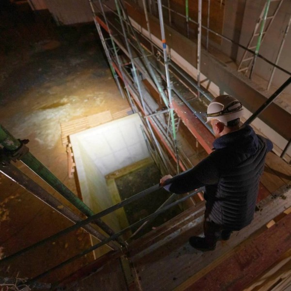 Led Lenser HF8R Work, Lanternă Frontală, Reîncărcabilă, 1600 Lumeni, 210 Metri