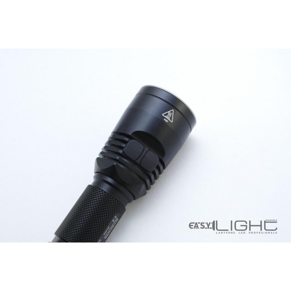 lanterna LED profesionala nitecore chameleon CG6